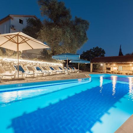 Villa Mia Apartments Bijela Esterno foto