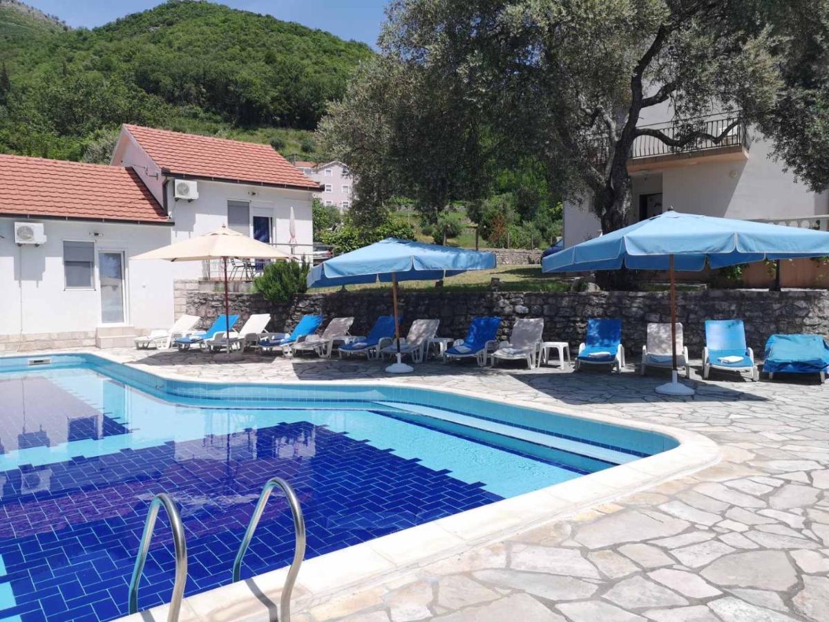 Villa Mia Apartments Bijela Esterno foto