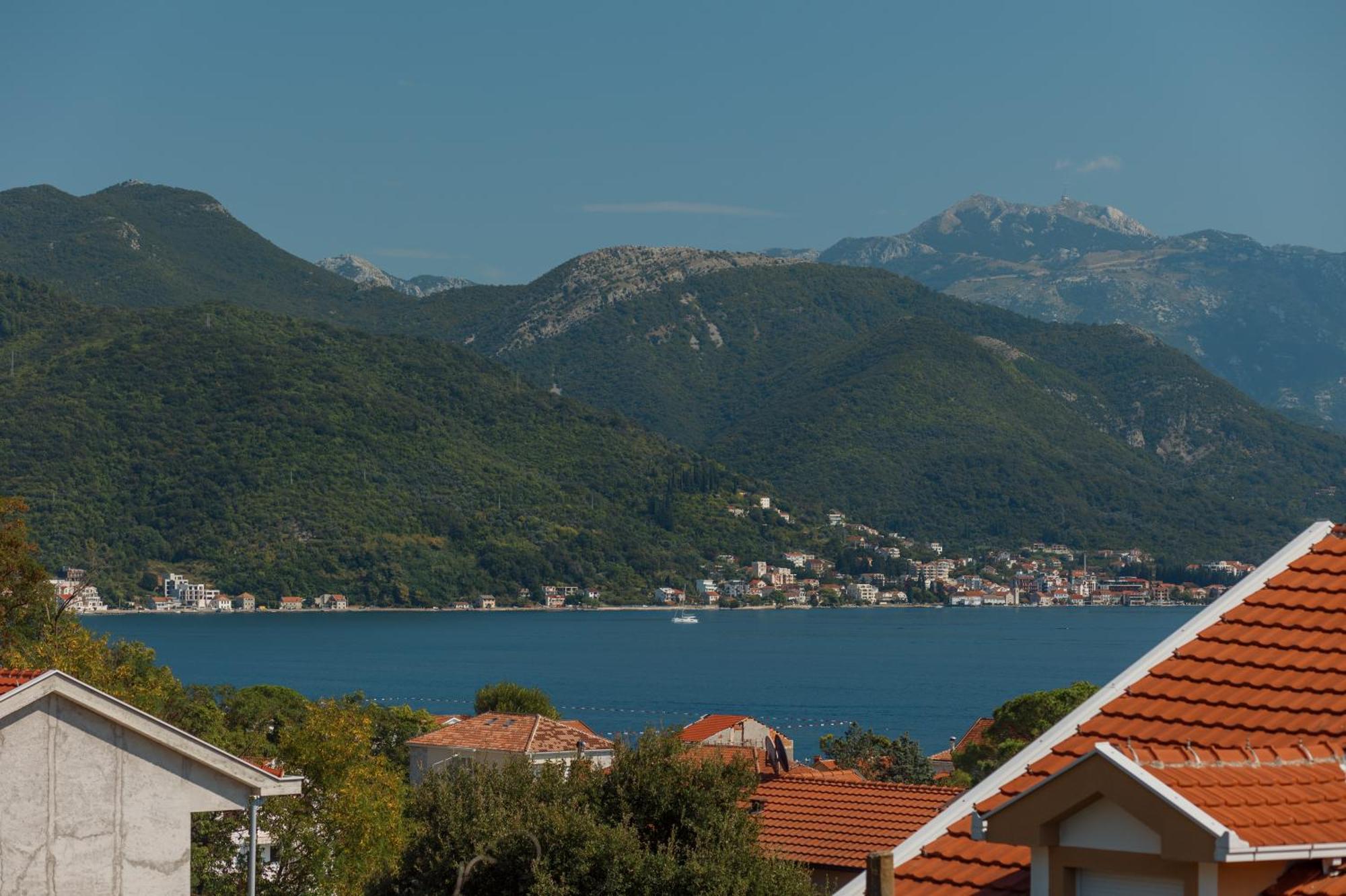 Villa Mia Apartments Bijela Esterno foto
