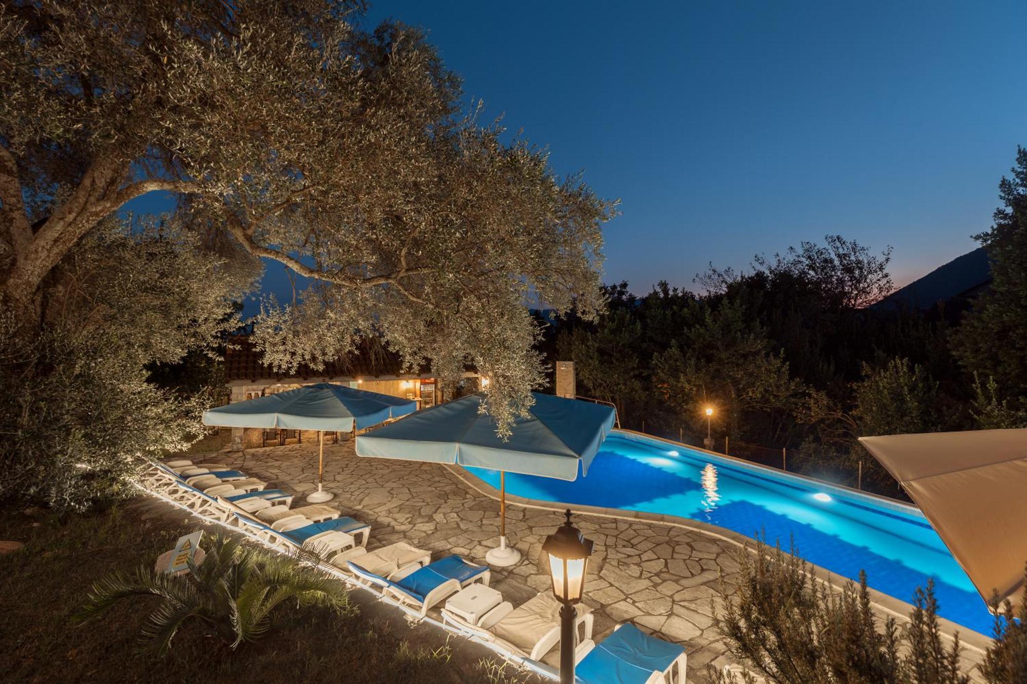 Villa Mia Apartments Bijela Esterno foto