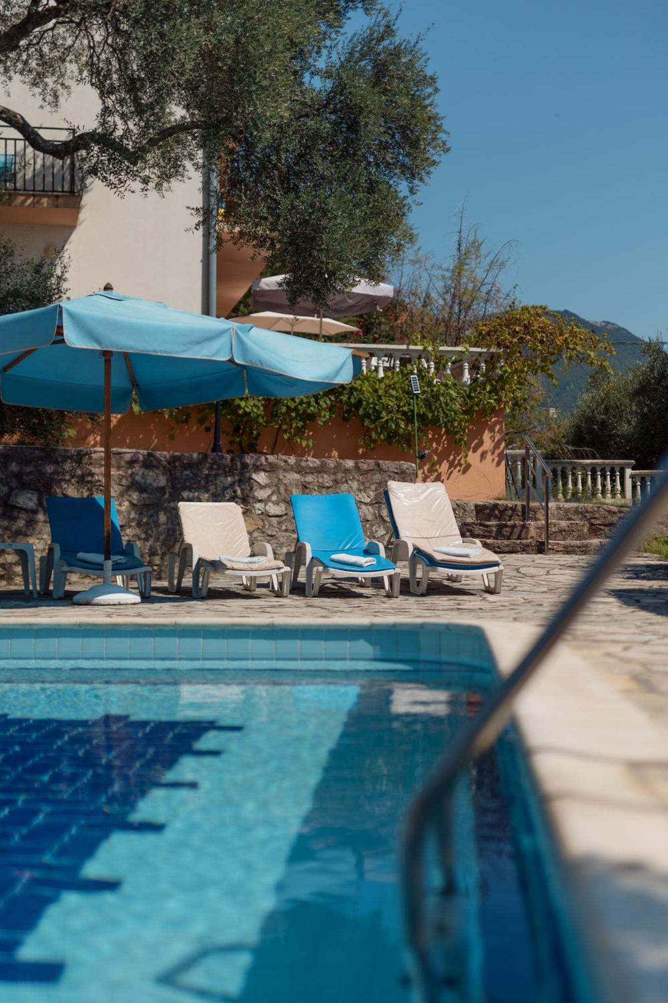 Villa Mia Apartments Bijela Esterno foto