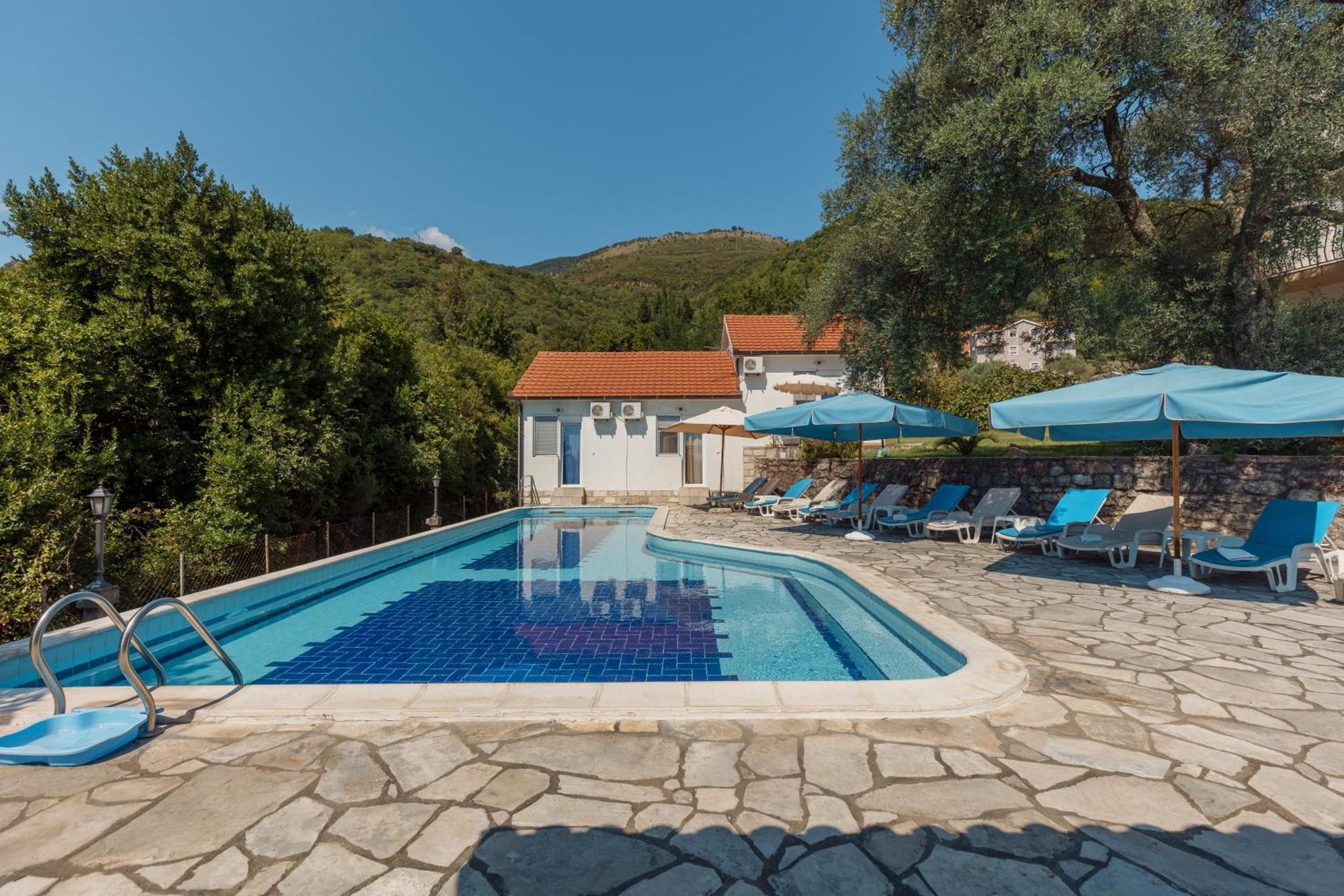 Villa Mia Apartments Bijela Esterno foto
