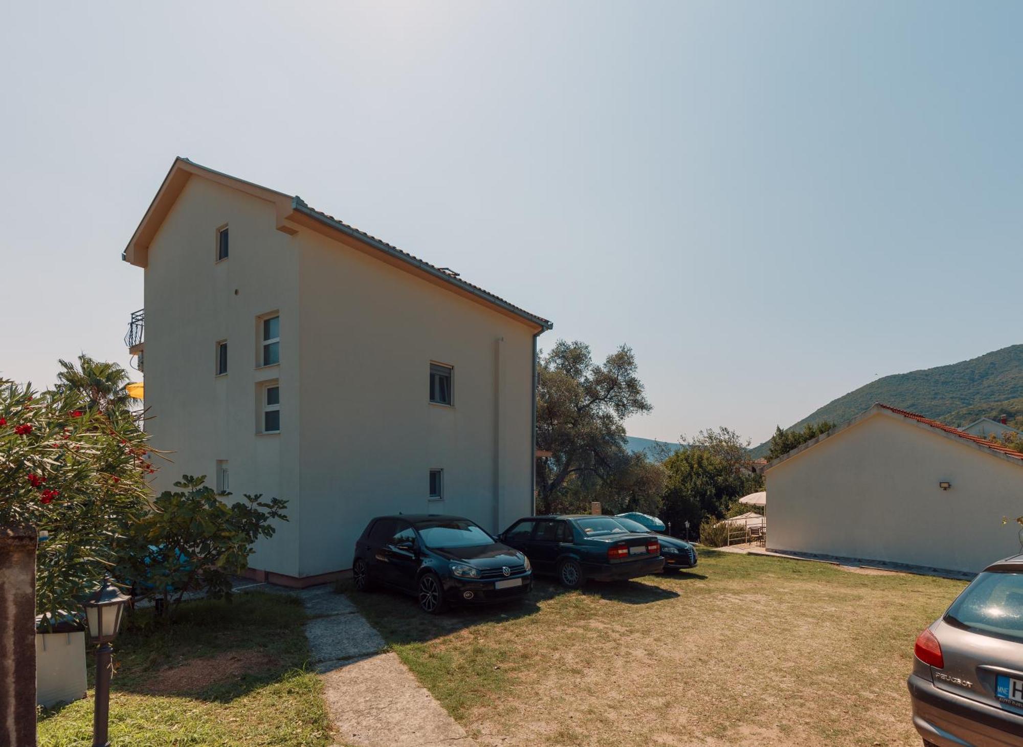 Villa Mia Apartments Bijela Esterno foto