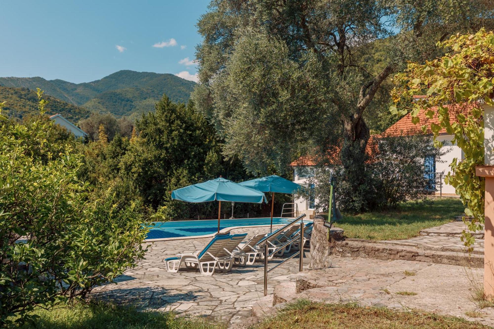 Villa Mia Apartments Bijela Esterno foto
