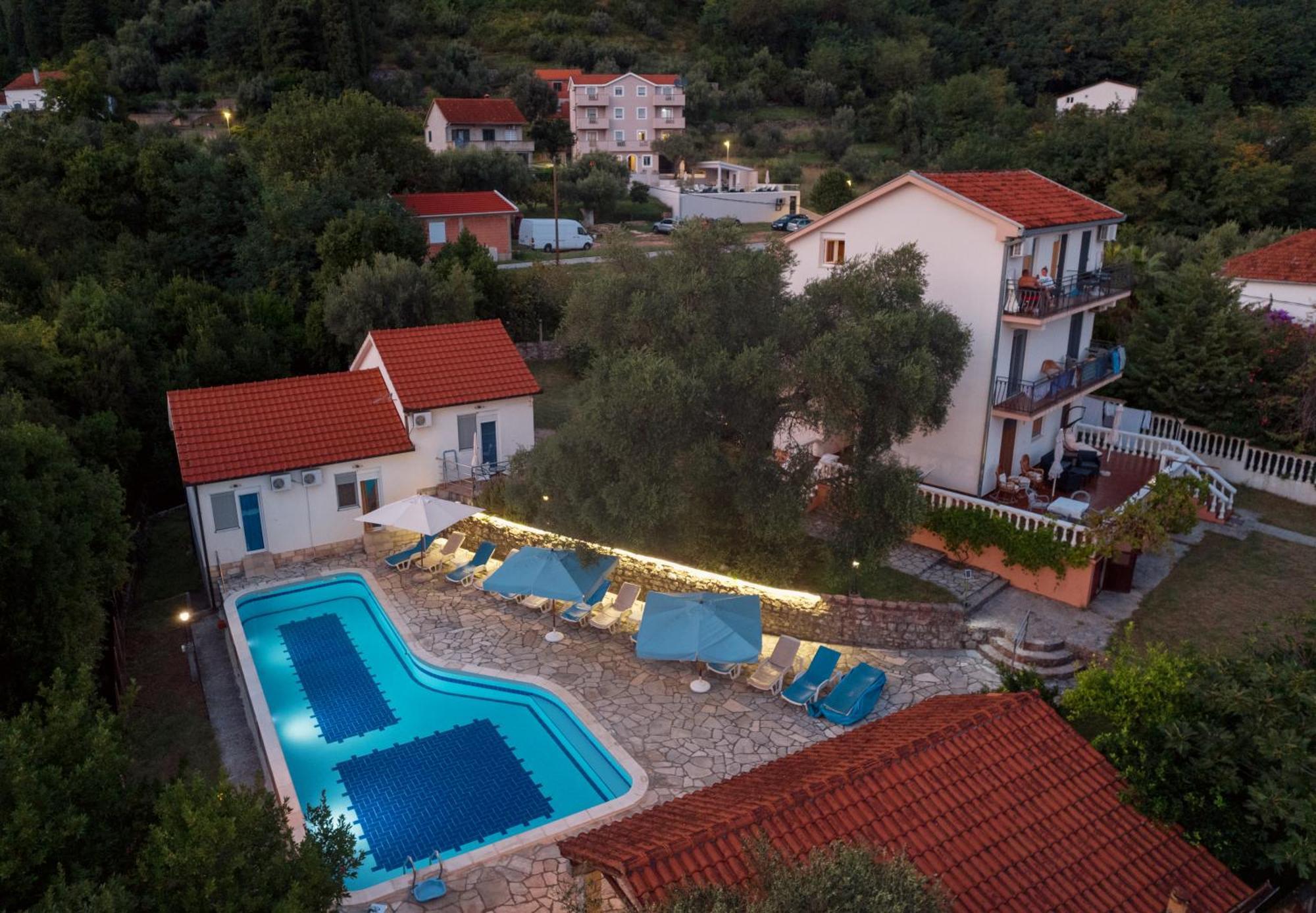 Villa Mia Apartments Bijela Esterno foto