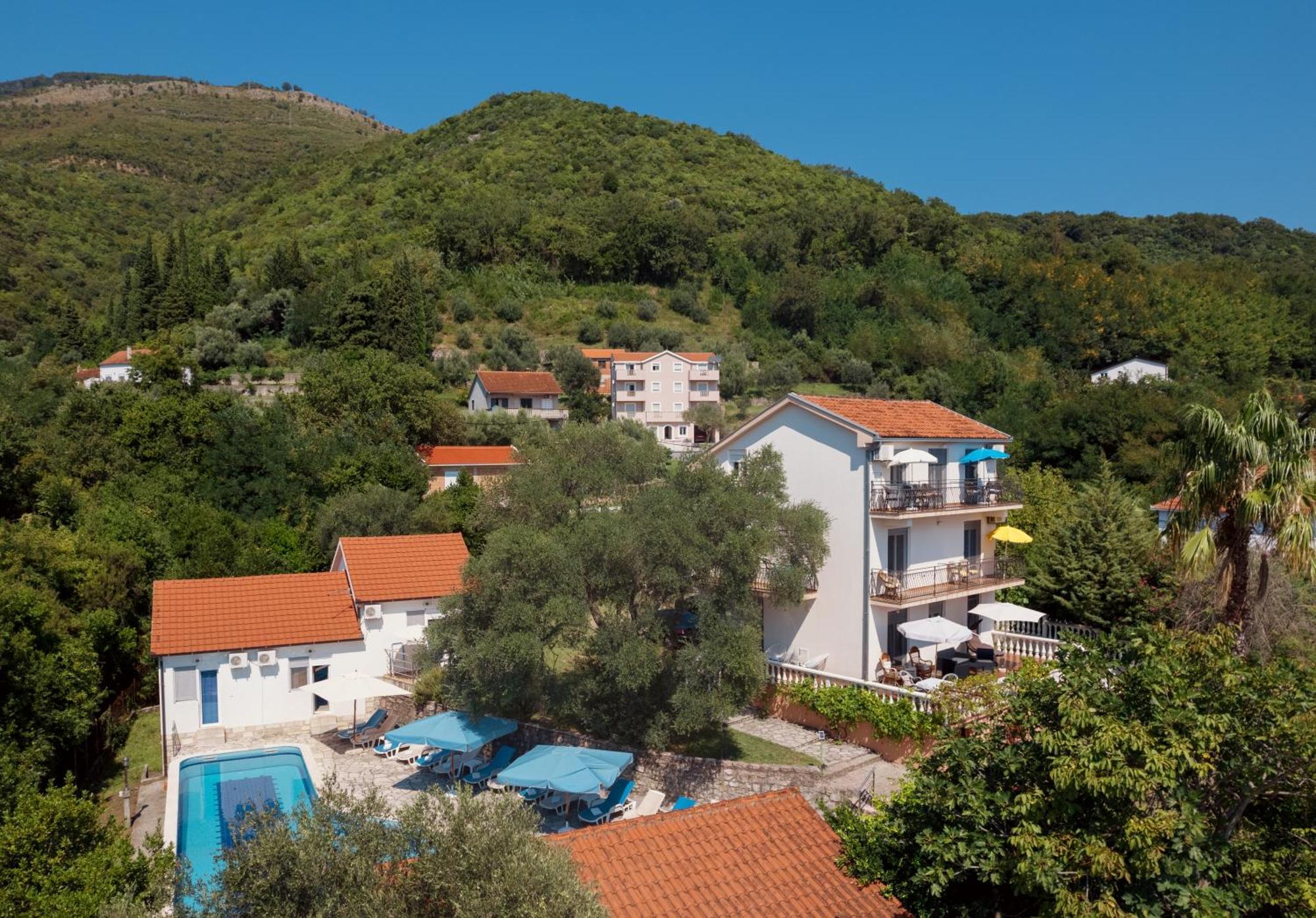 Villa Mia Apartments Bijela Esterno foto